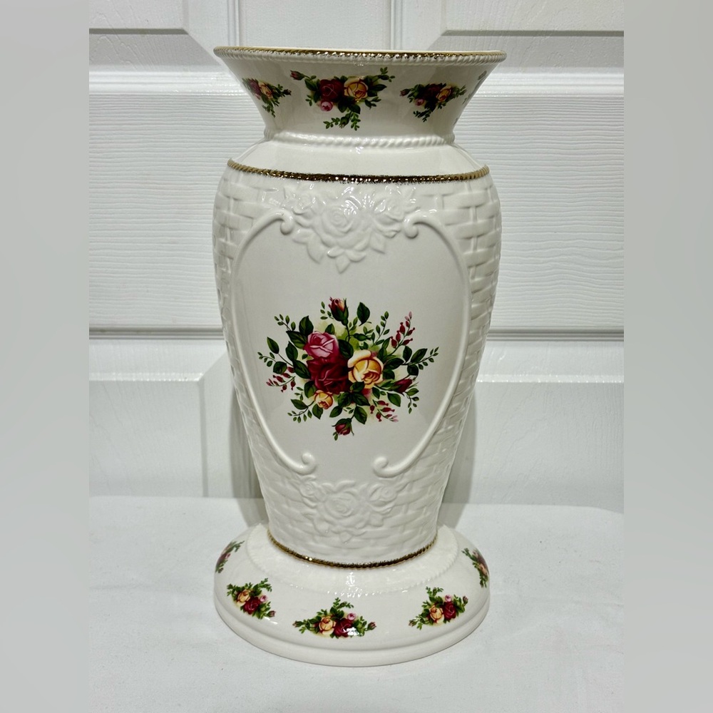 Royal Albert Old Country Roses  Tall Vase with Gold Trim